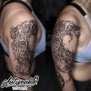tatouage nordique loup bras