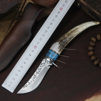 Couteau Viking Forgé en Acier Damas avec Poignée Antidérapante