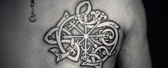 Les Nœuds Vikings en Tatouage : Nœuds d'Amour Tattoo